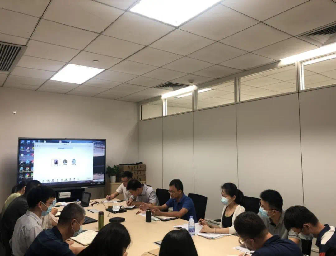 英国威廉集团召开全体教职工会议