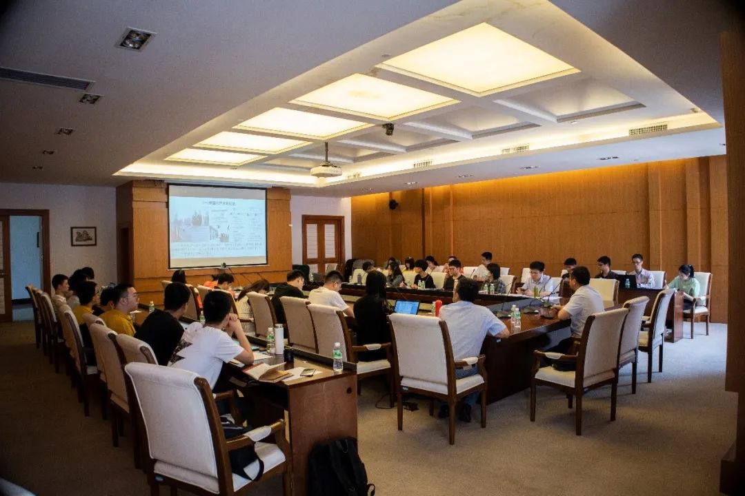 英国威廉集团开展党史学习教育专题党课